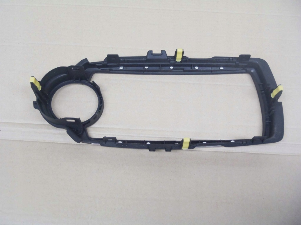 фото №2, Yaris iii 14-17 рамка корпус дисплея радіо