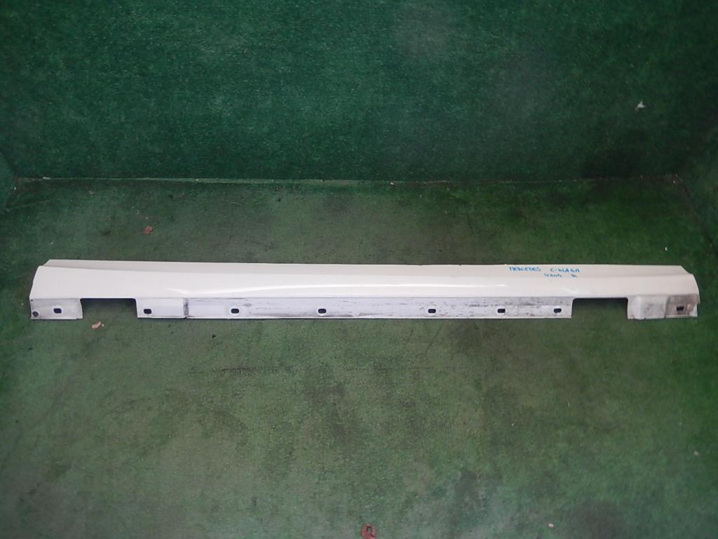 фото №1, Молдинг порог mercedes c-klasa w204 sedan правая