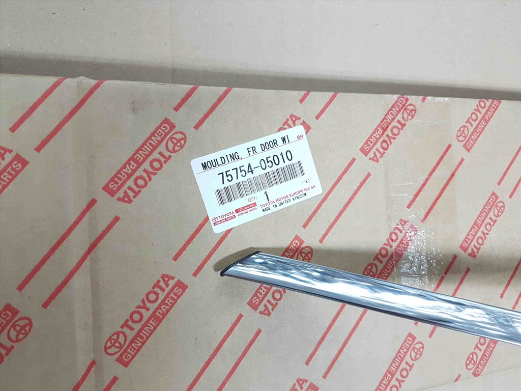 фото №3, Avensis t27 08-18 молдинг хром рамка дверь перед