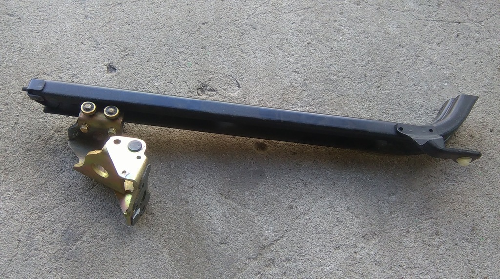 фото №1, Mitsubishi space runner 99-02 направляющая дверь