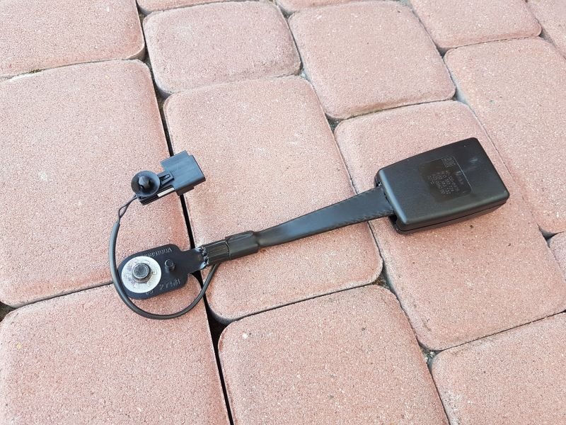 фото №1, Замок ременів opel zafira c 401266978 13383724