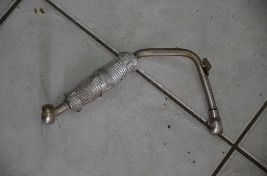 фото №1, Vw passat b7 2.0tsi шланг масляный 06j121497g