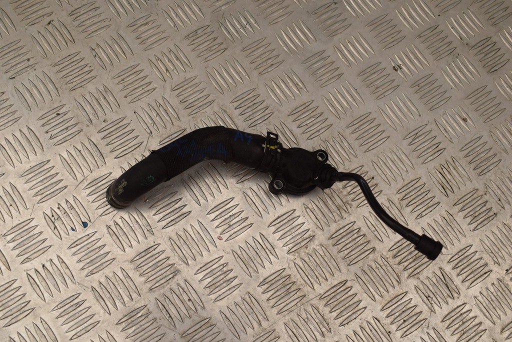 фото №1, Wąż шланг wody audi a4 8w0 b9 04l121131a