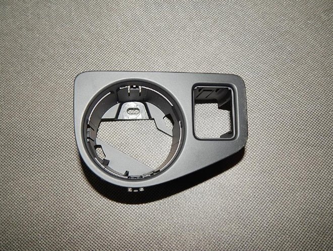 фото №1, Vw golf 7 sportsvan рамка выключателя 517858415b