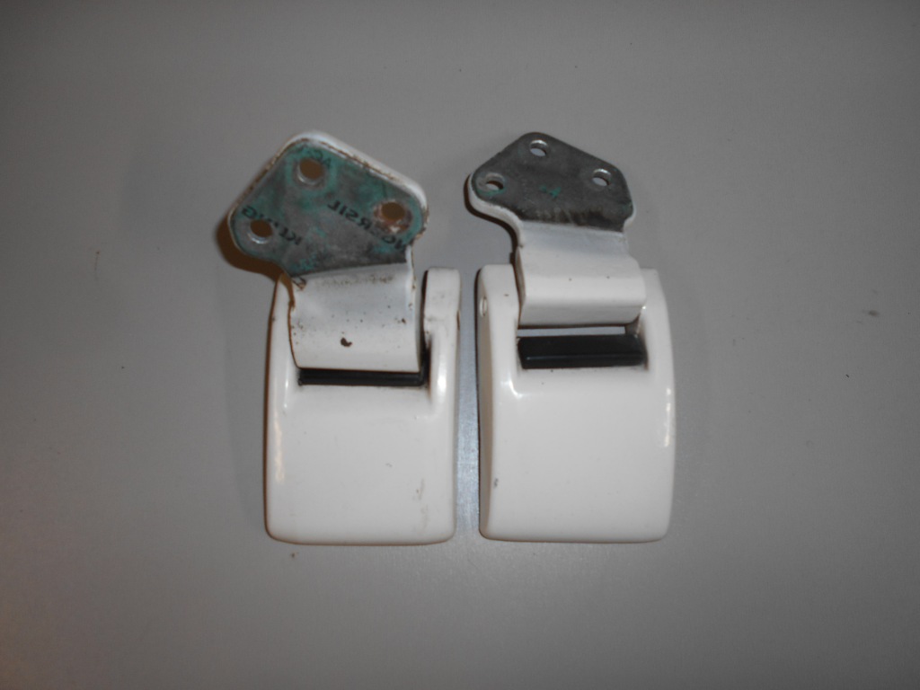 Купити Петля дверей орних p.t. vw t5 7h0827154