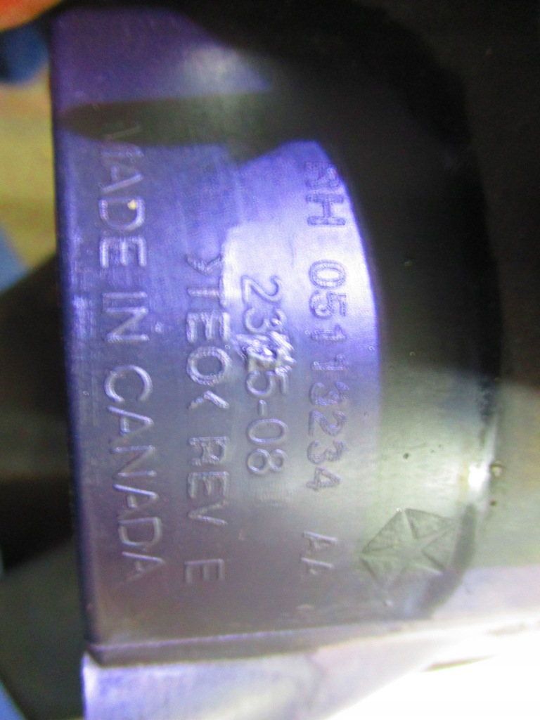 фото №4, Chrysler voyager v кронштейн протитуманної фари праве ліва