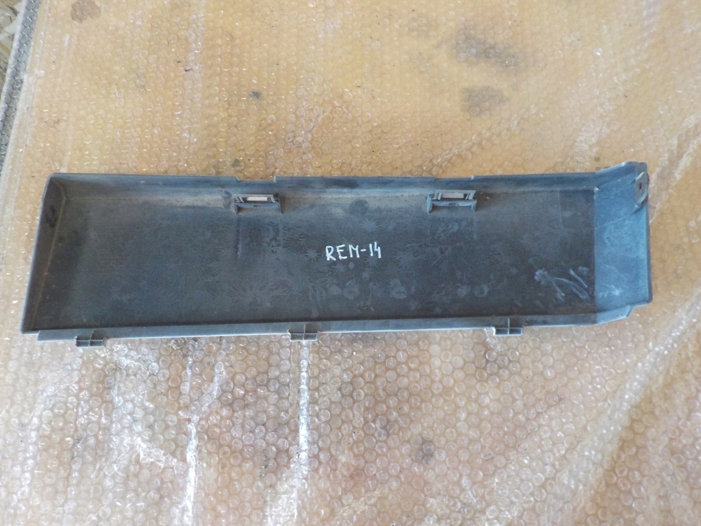 Renault magnum 440 ветровик боковая левая 5010468807 в Украине