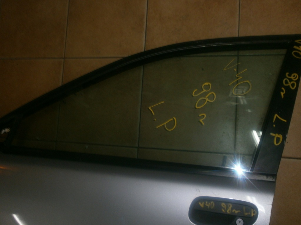 фото №1, Стекло дверь левый перед volvo v40 98r