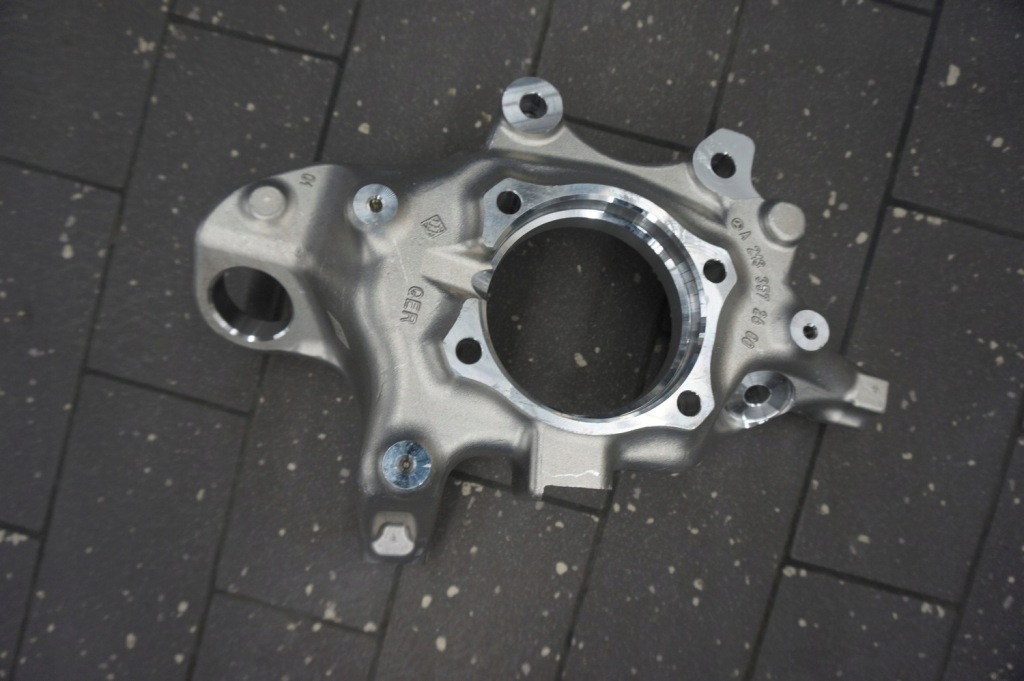 Купить Поворотный кулак кронштейн ступица правая  задний mercedes w213