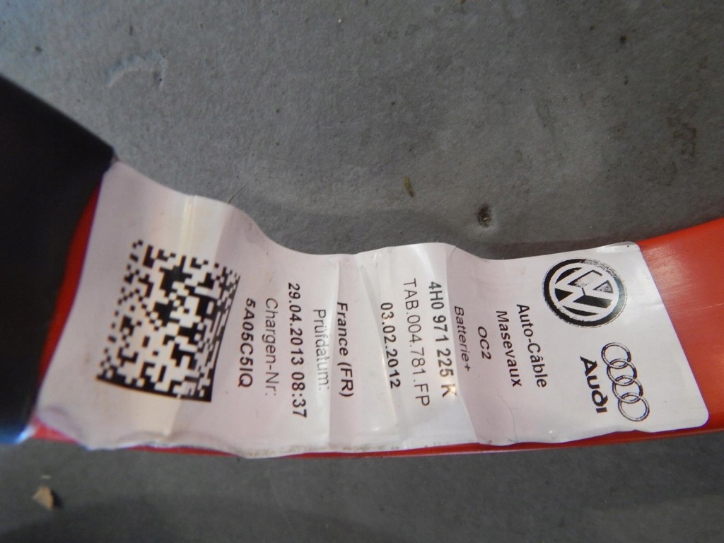 Audi a8 l шланг аккумулятор 4h4971225b Оригинал