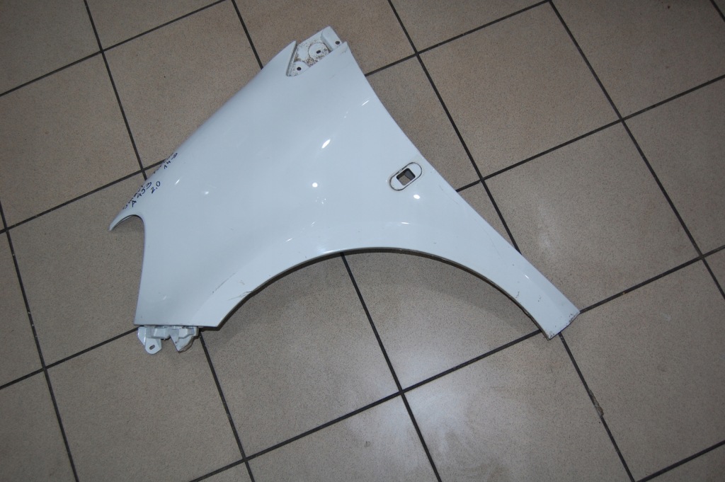 фото №1, Крыло smart fortwo w453 14- белый левый fv