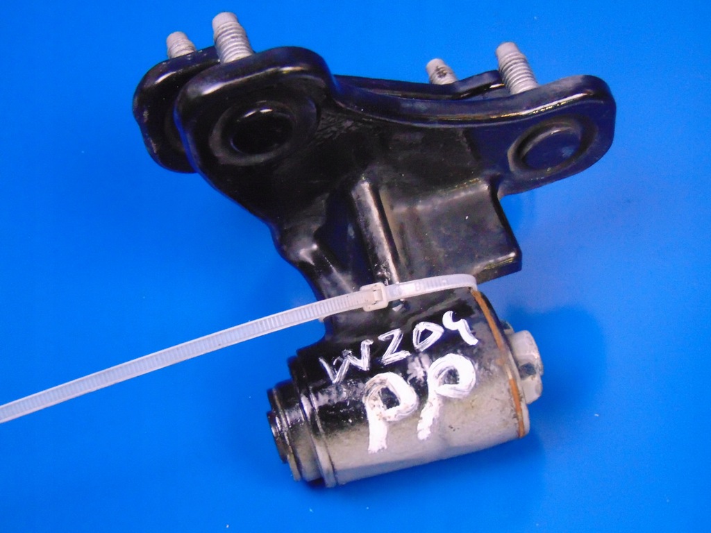 фото №1, Mercedes w204 петля петлі двері правий перед kpl