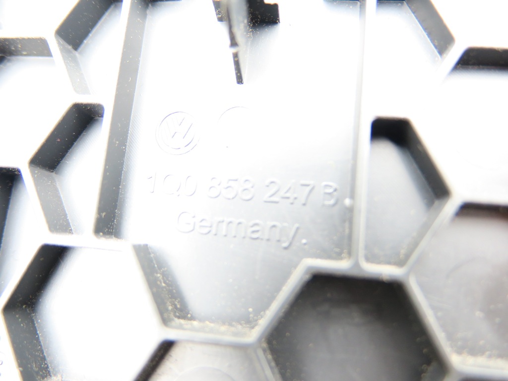 Заглушка консолі oem 1q0858247b Оригінал