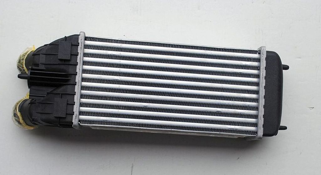 фото №1, Радіатор повітря інтеркулер peugeot 207