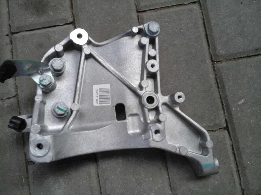 фото №1, Suzuki оригинальный номер 1281086ac0 ролик натяжителя, ремень распределительного вала