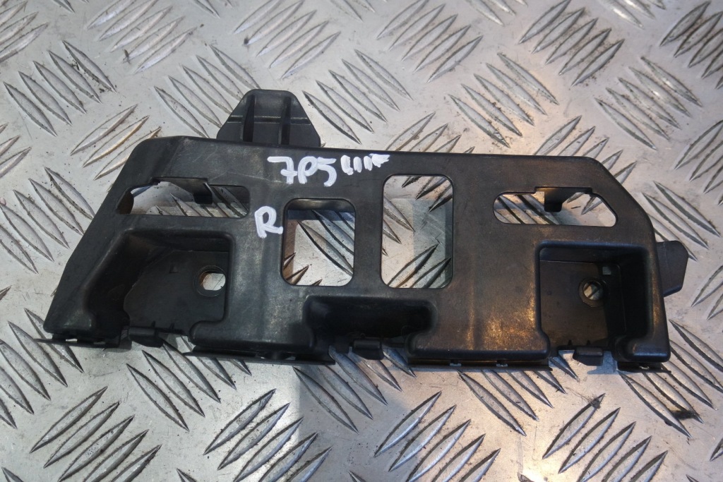 фото №1, Направляющая бампера r porsche cayenne 7p5 7p5807484b