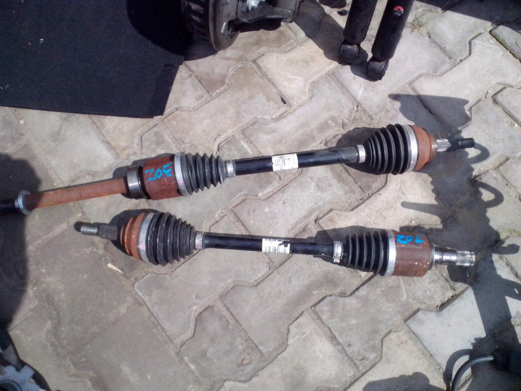 фото №1, Приводной вал renault zoe правая длинная 391000090r