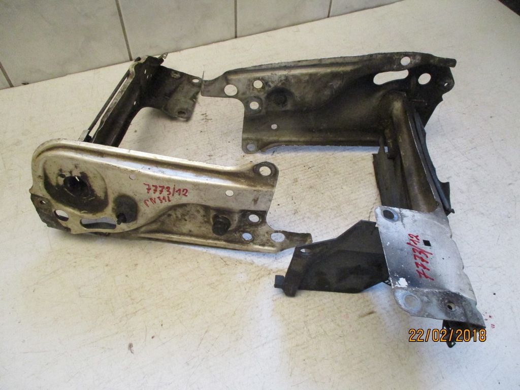 фото №1, 7773/12 рамка панель фари передній l p audi 80 b3 b4