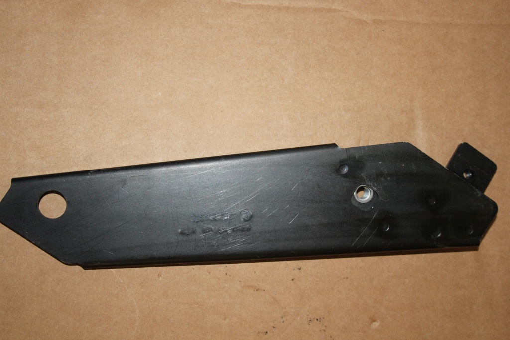 фото №1, Кронштейн поперечина лампы vw up 1s0861821