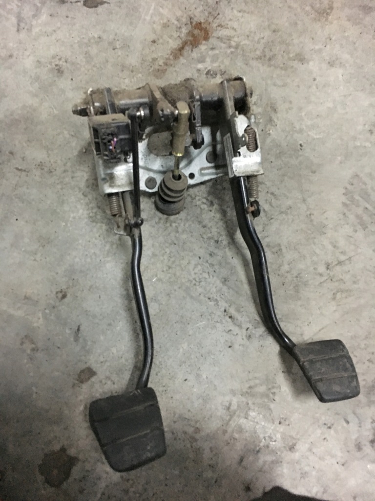 фото №1, Педалі гальма зчеплення scania r