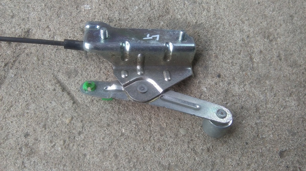 фото №2, Mazda 5 05-10 ролик направляющая левый задняя дверь