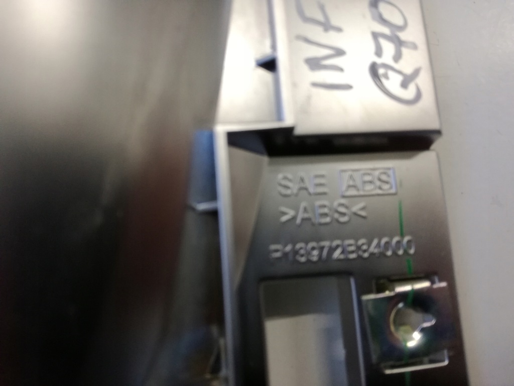 фото №4, Молдинг декоративная консоли infiniti q70 m m30 m35 m37