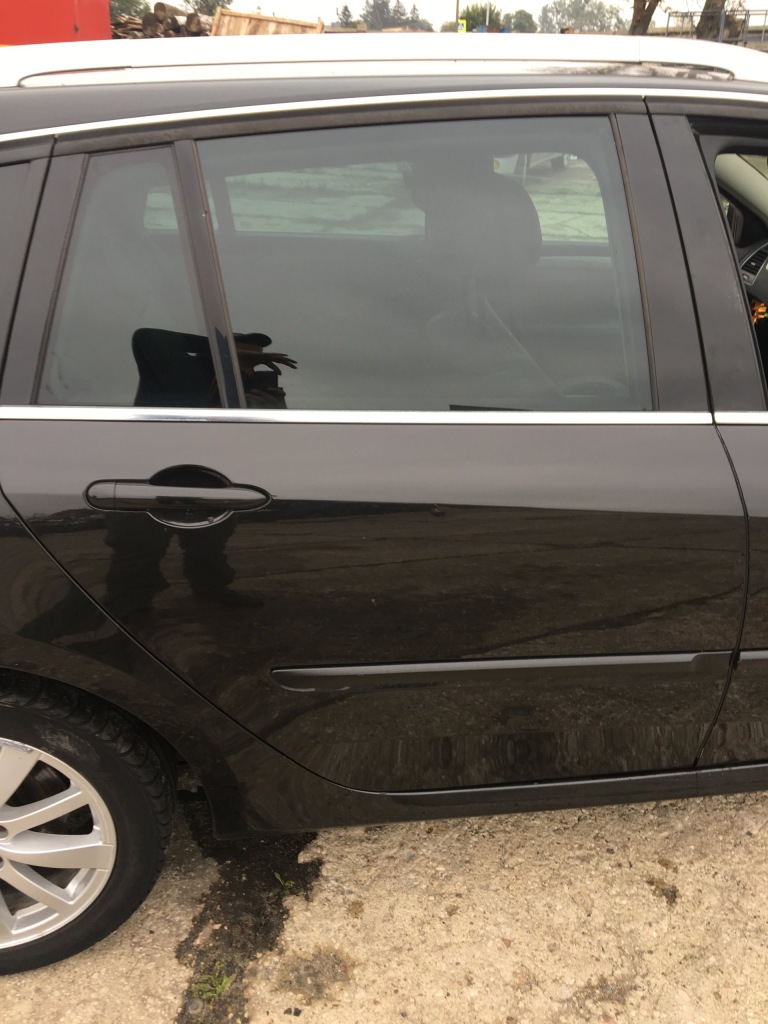 фото №1, Двері праве задня laguna iii lift чорні kombi