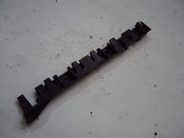 фото №1, Напрямна поріг правий перед bmw 1 e81 e87