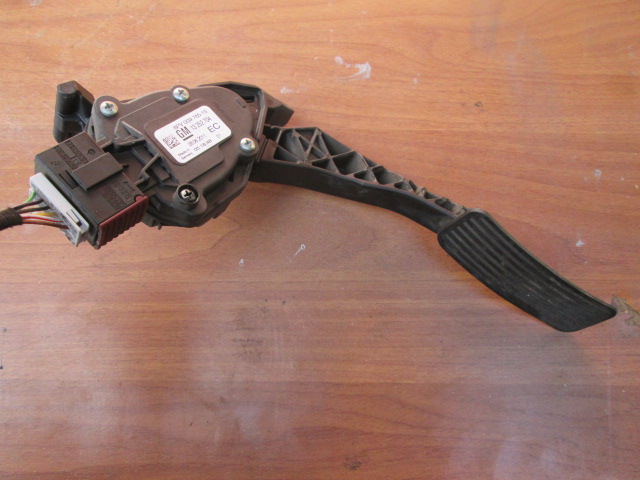 фото №1, Педаль потенціометр газу opel astra j 13252704 ec