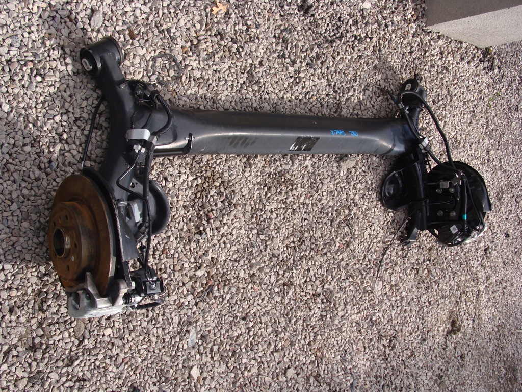 фото №1, Oś задня балка renault kadjar !!!