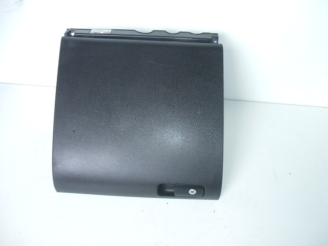 фото №1, Golf plus tiguan бардачок пасажира 5m1857097q