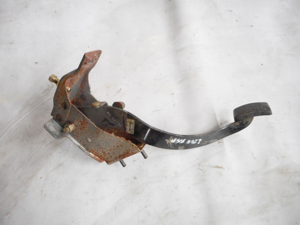 фото №1, Mitsubishi l200 96-06 педаль mr133176