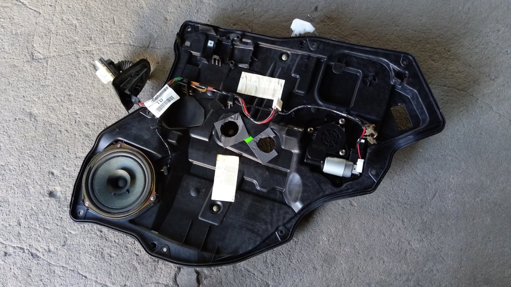 фото №1, Mazda 2 02-07 підйомник скло правий задня панель el.