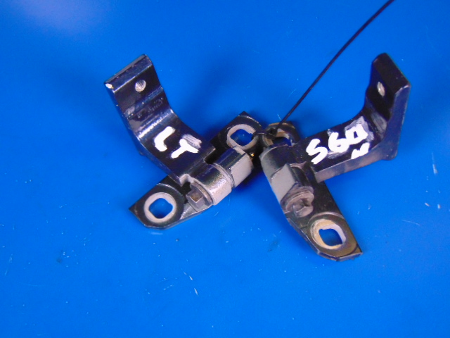 фото №1, Volvo s60 ii v60 10- петля петли дверь левый задняя