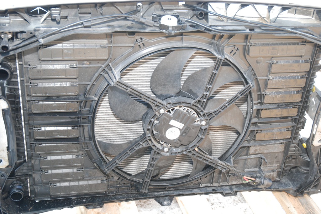 фото №13, Audi a4 b9 sline бампер капот лампы matrix ly5q