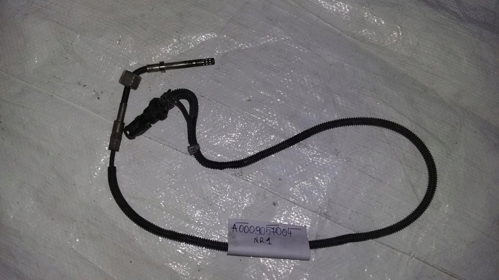 фото №1, Mercedes w207 e220 датчик датчик a0009057004