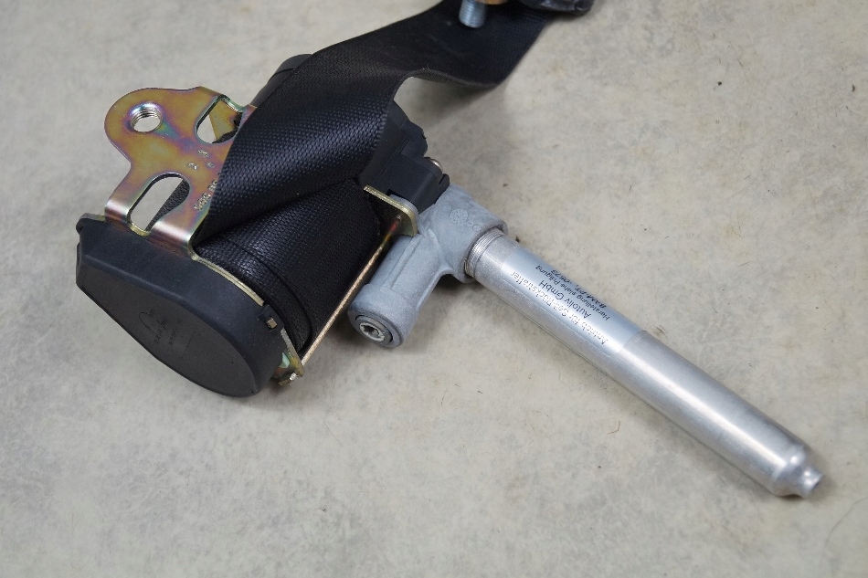 фото №2, Pas натяжитель правый перед mercedes slk r170 96-00