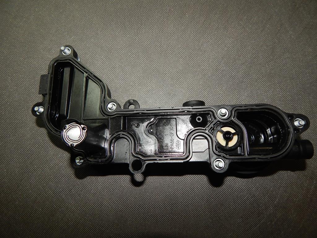 фото №5, Vw golf vii вентиляция картера масляная 04e103495