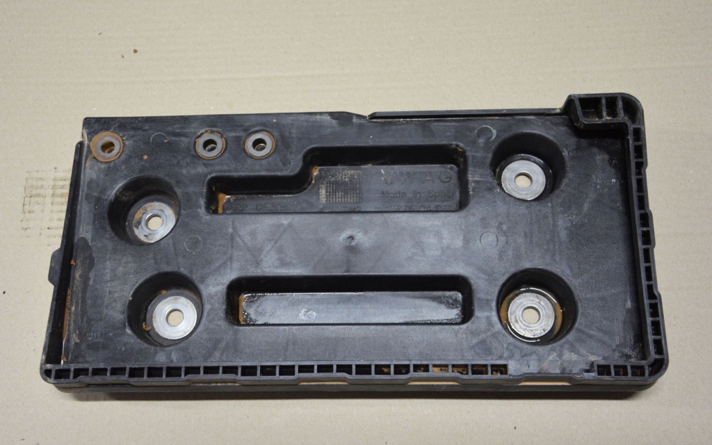 фото №1, 3q0804869 vw arteon 2.0 tsi основание аккумулятор