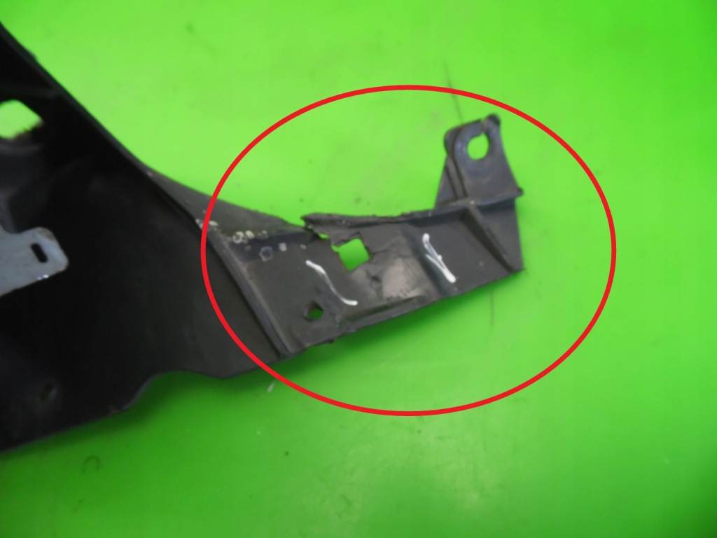 Направляющая бампера задний  правый lexus ls460l 4.6 v8 12- с Разборки