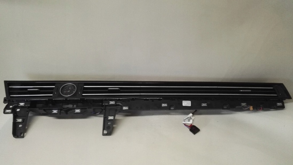 фото №1, Vw passat b8 воздуховод решётка средняя 3g1857083