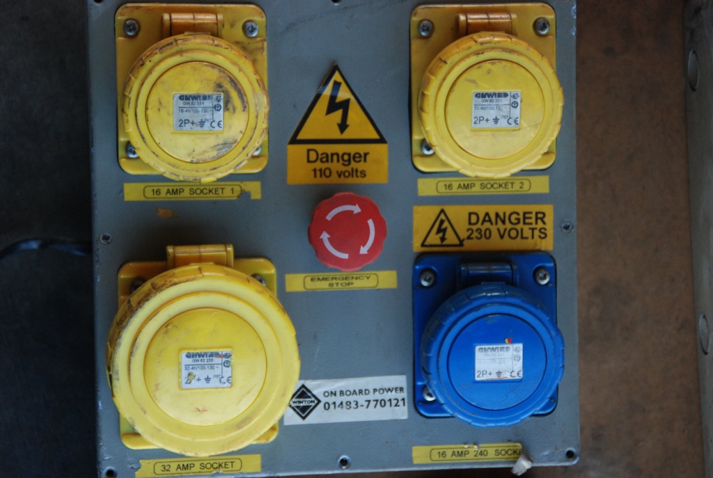 Генератор компрессор подвеска задний  wał iveco daily Недорого