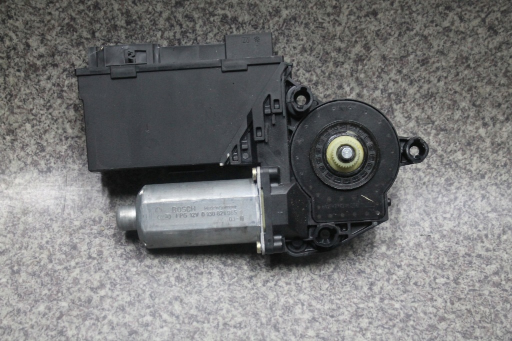 BENTLEY CONTINENTAL ДВИГУН СКЛА ПРАВИЙ 3W3959704